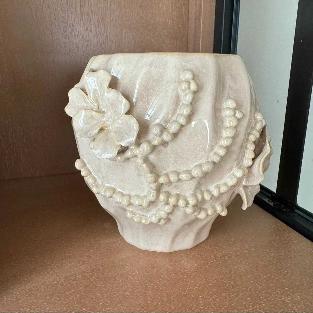 Anthropologie Corale textured jar candle sol tobac floral beige large 3D planter - Picture 2 of 7